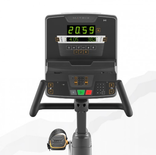 Горизонтальный велотренажер Matrix Endurance. Консоль LED